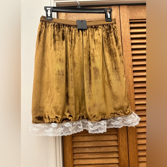 Club Monaco Size 2 Gold “Amber” skirt with white lace. Brand new with tags. - Picture 5 of 10
